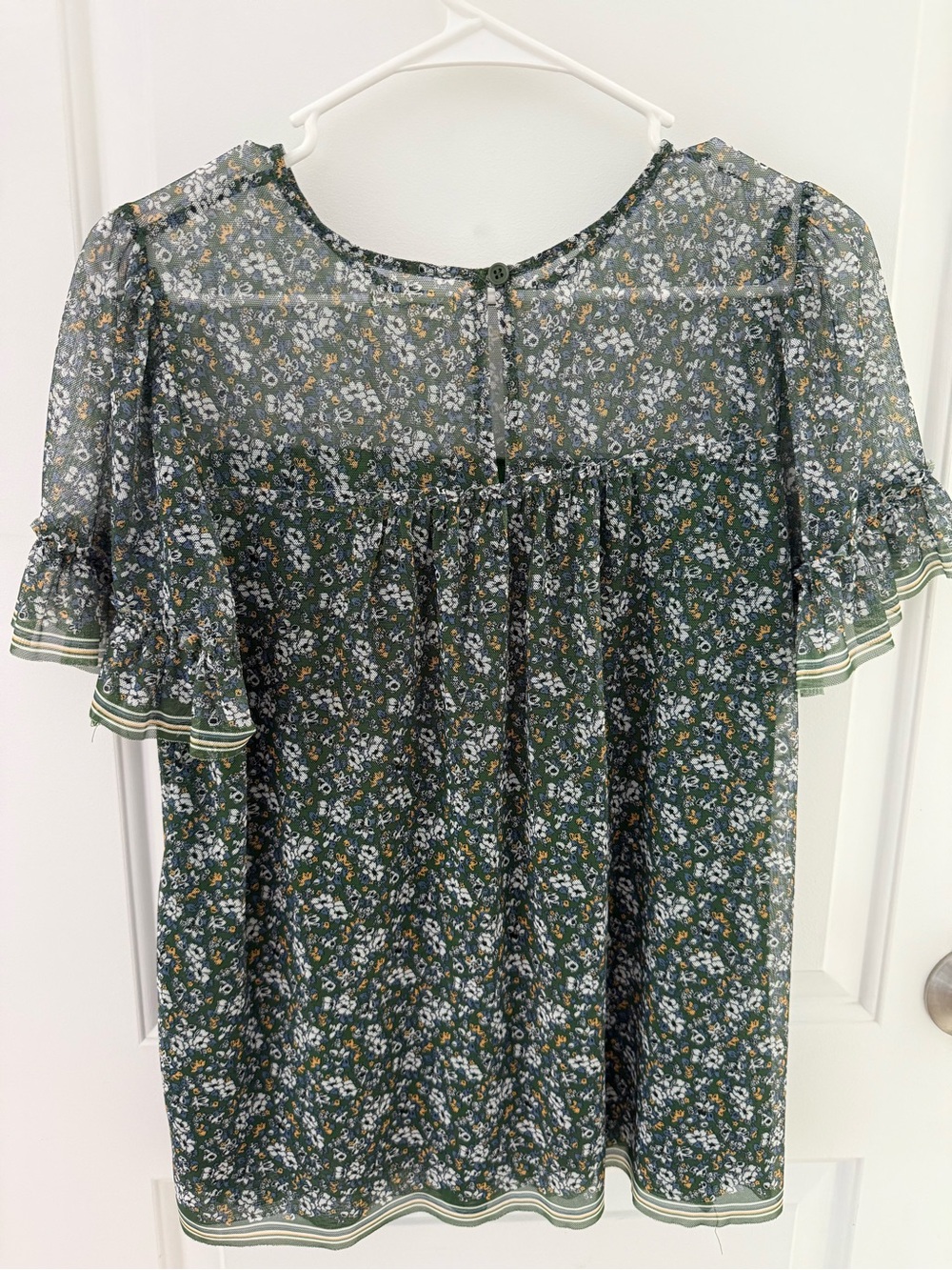 Max Studio Green Floral Ruffle-Sleeve Blouse - Picture 2 of 3